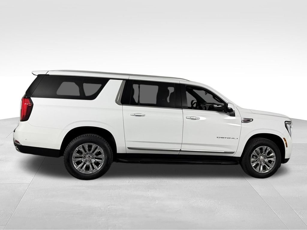 Used 2025 GMC Yukon XL Denali AWD/4WD image 6