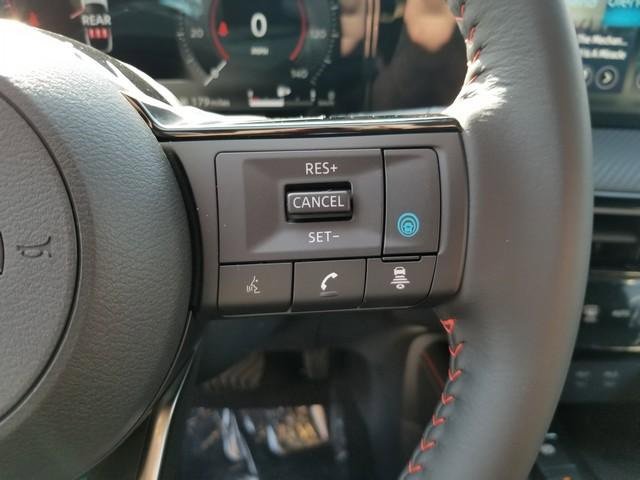 New 2025 Nissan Kicks SR image 16