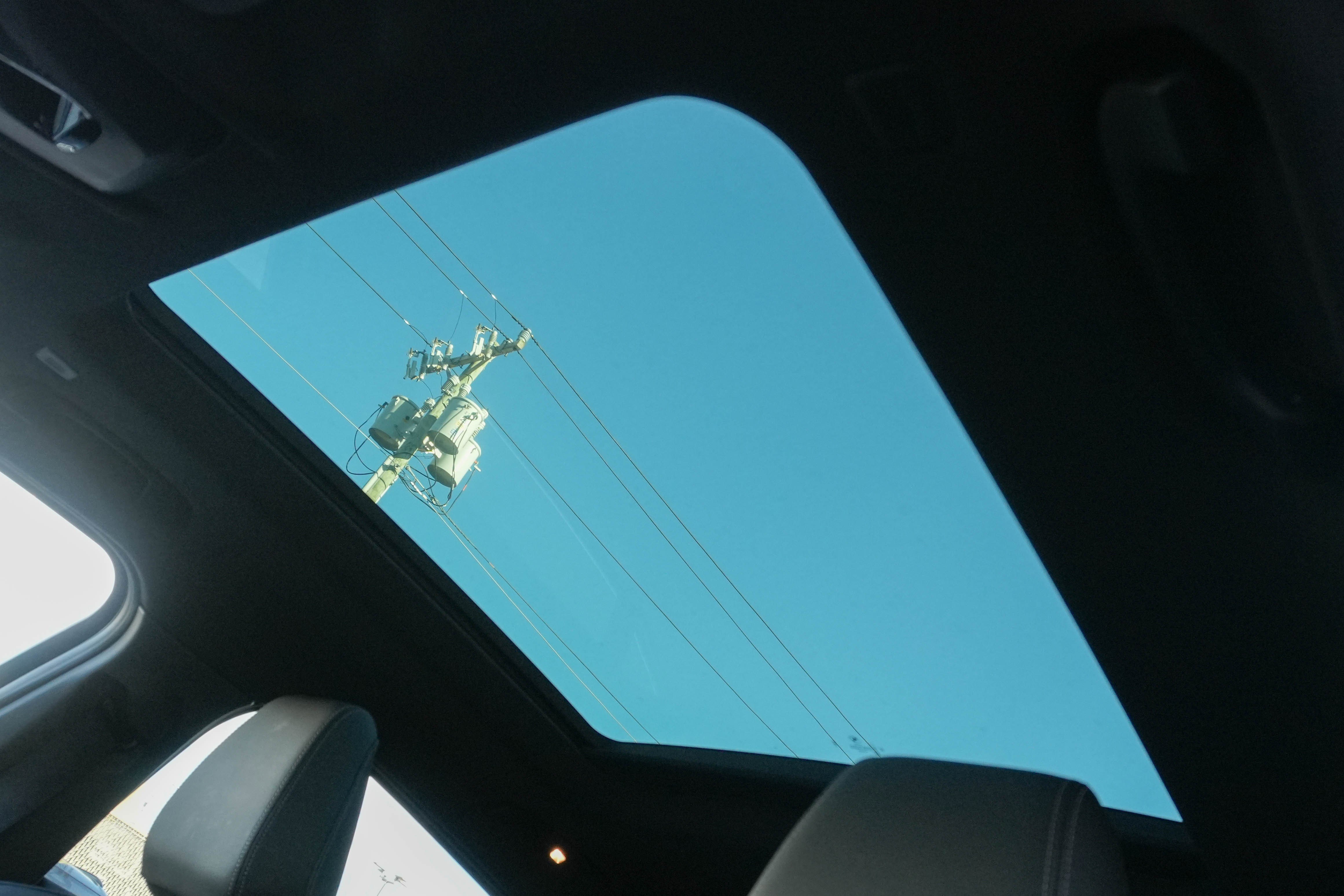 Certified 2025 BMW X2 xDrive28i image 15