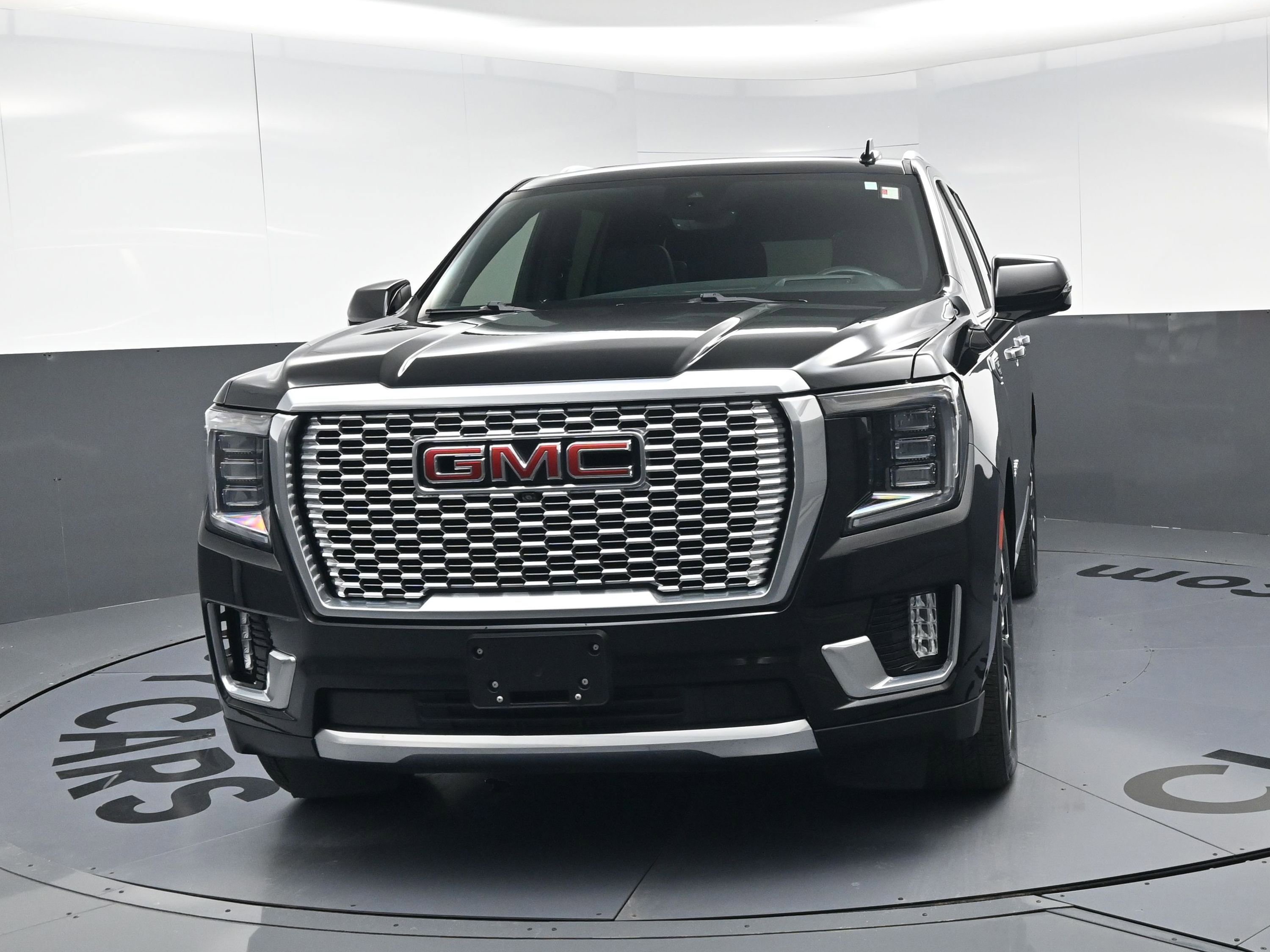 Used 2023 GMC Yukon Denali w/ Advanced Technology Package image 5