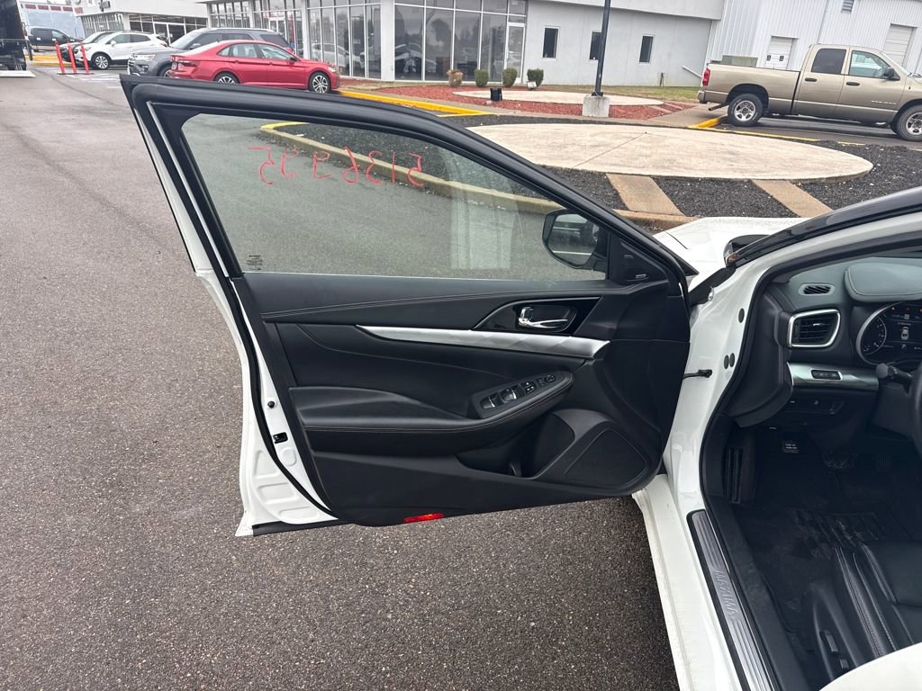 Used 2023 Nissan Maxima SL image 13