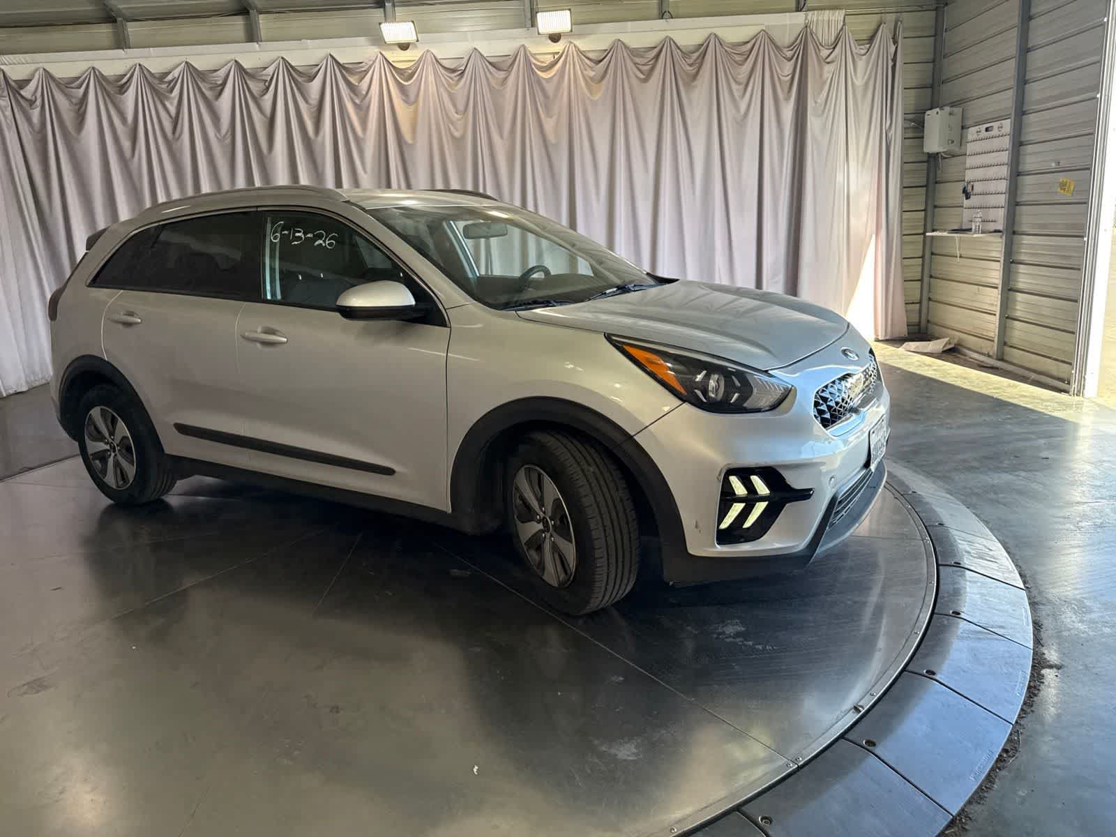 Used 2021 Kia Niro LX FWD image 3