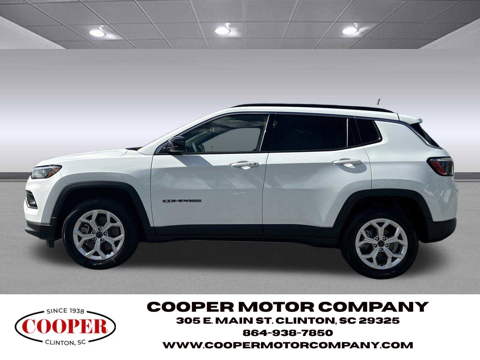 Used 2025 Jeep Compass Latitude image 2