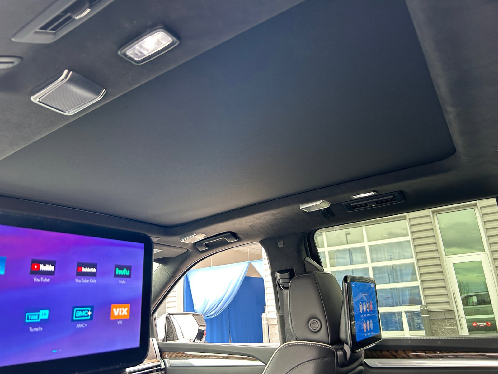 Used 2025 Cadillac Escalade ESV Sport Platinum w/ LPO, Floor Liner Package image 33