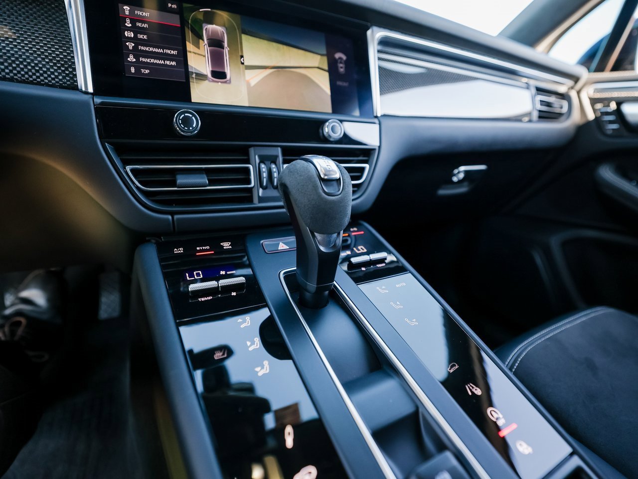 Certified 2024 Porsche Macan GTS image 20