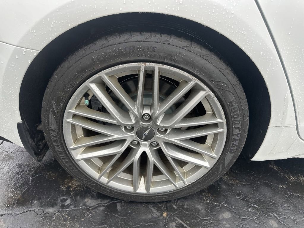 Used 2020 Genesis G70 2.0T image 39