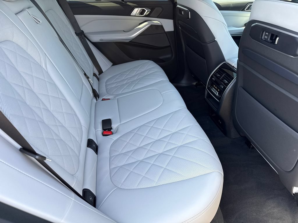 New 2026 BMW X5 xDrive50e w/ Executive Package AWD/4WD image 16