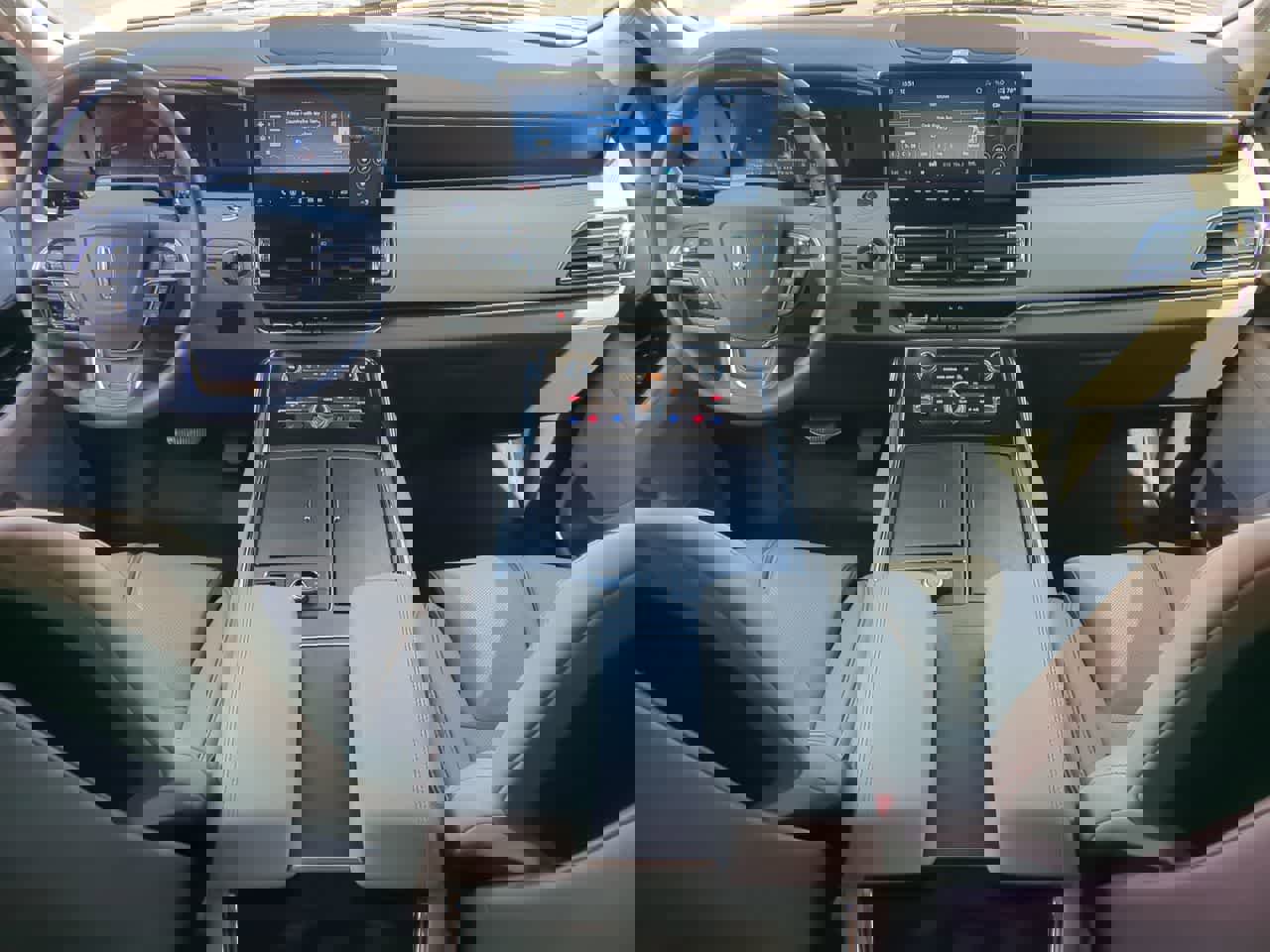 Used 2024 Lincoln Navigator Reserve image 14