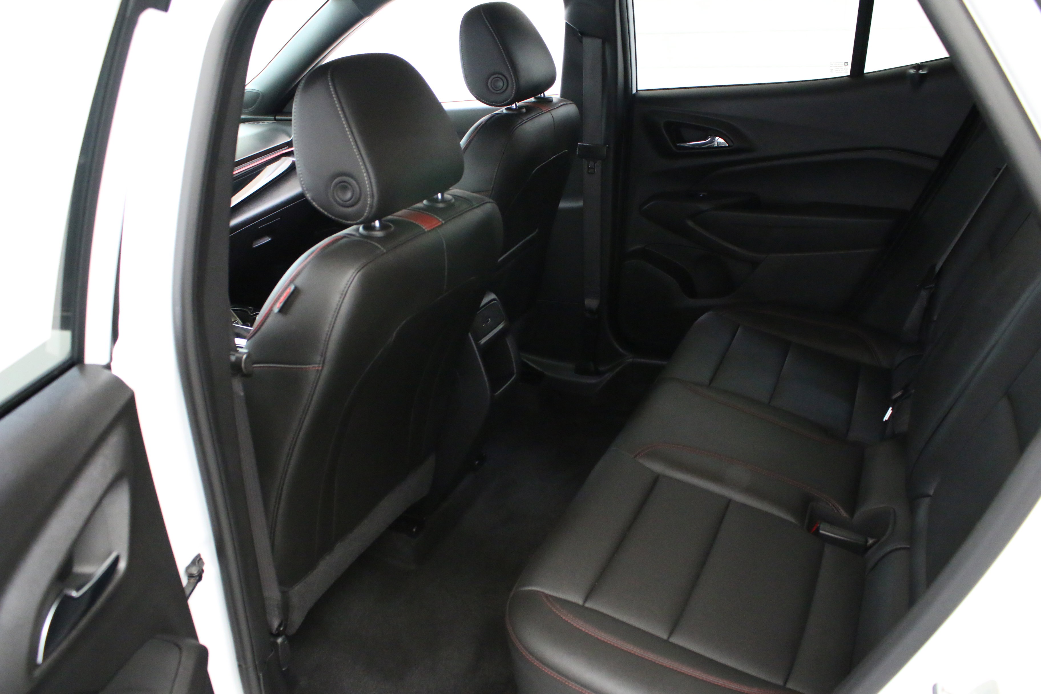 Used 2024 Chevrolet Trax RS w/ Driver Confidence Package image 25