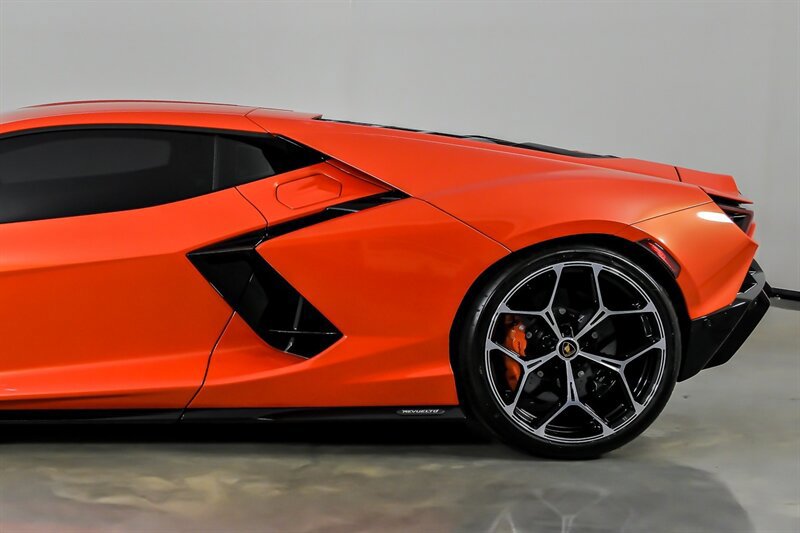 Used 2024 Lamborghini Revuelto AWD/4WD image 9