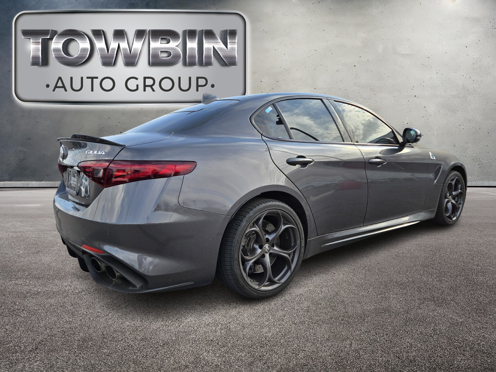 Used 2019 Alfa Romeo Giulia Quadrifoglio RWD image 4