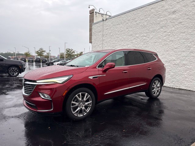 Used 2023 Buick Enclave Essence w/ Experience Buick Package FWD image 3