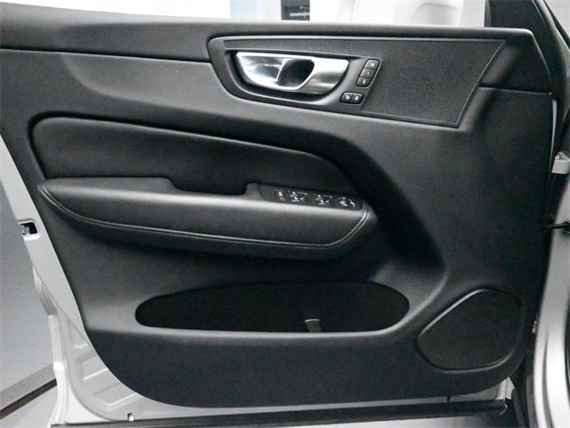 Used 2023 Volvo XC60 B5 Plus w/ Protection Package Premier image 21