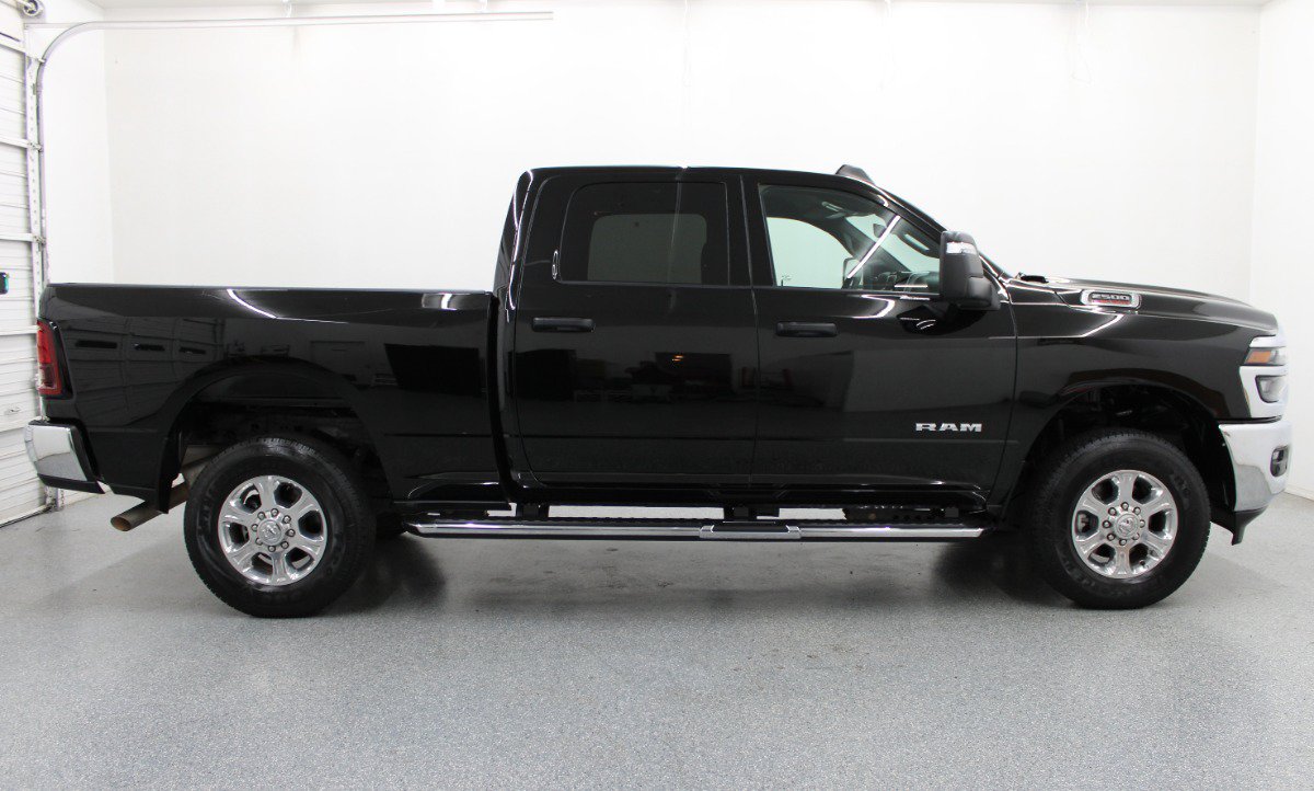 Used 2026 RAM 2500 Big Horn AWD/4WD image 2