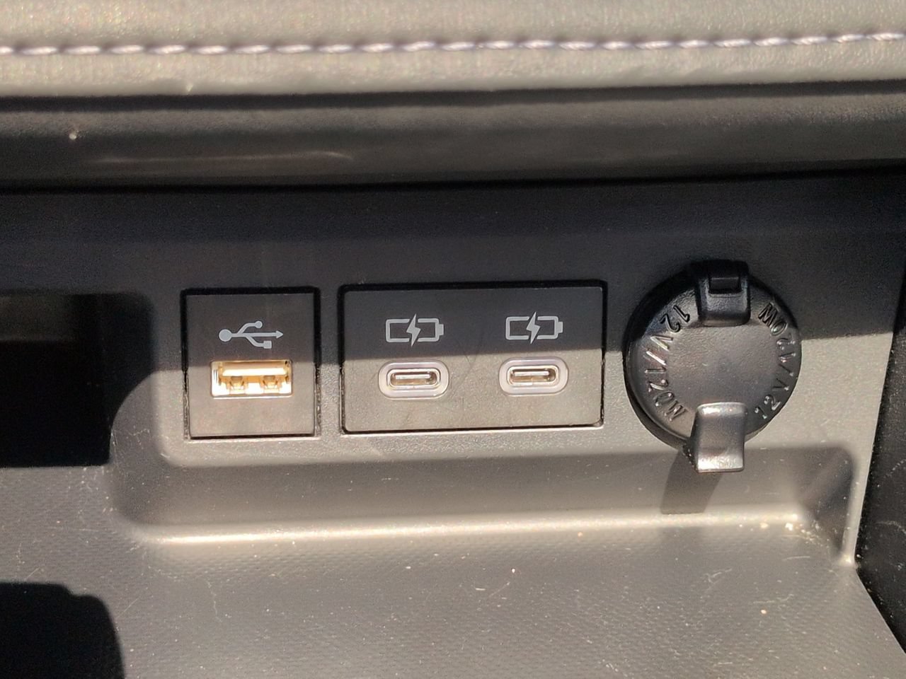 Used 2024 Toyota Highlander Platinum FWD image 21