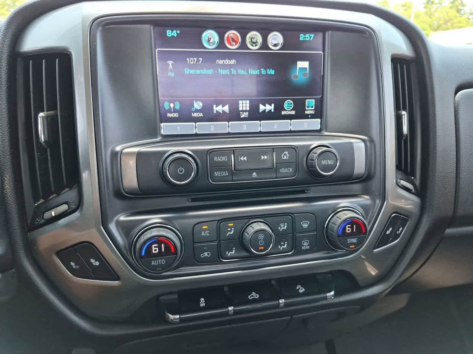 Used 2018 Chevrolet Silverado 1500 LT w/ All Star Edition AWD/4WD image 28