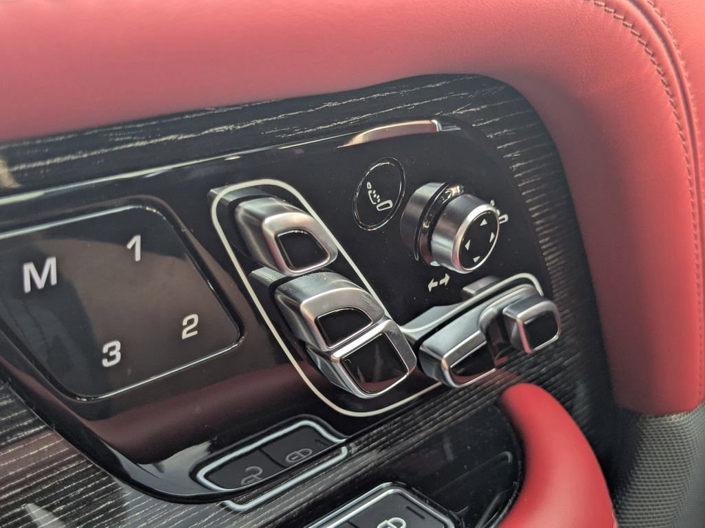 Used 2019 Land Rover Range Rover Autobiography image 11