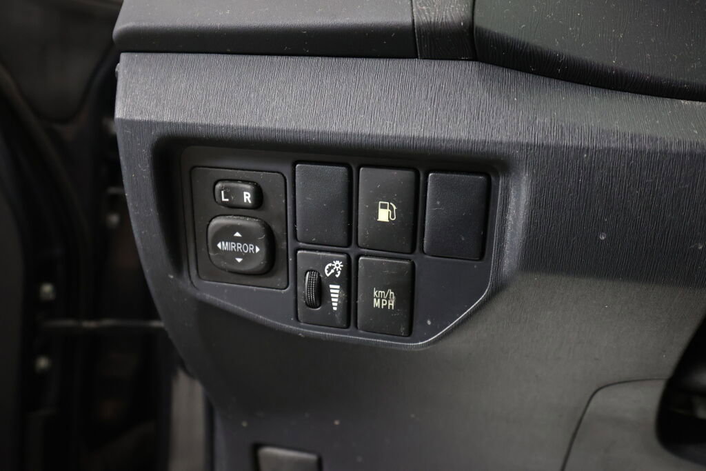 Used 2013 Toyota Prius Prime Plug-In Hybrid FWD image 31