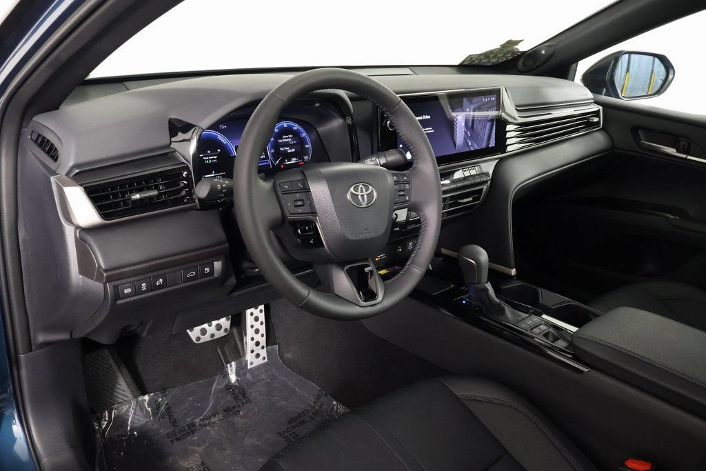 Used 2026 Toyota Camry XSE w/ Premium Package FWD image 7