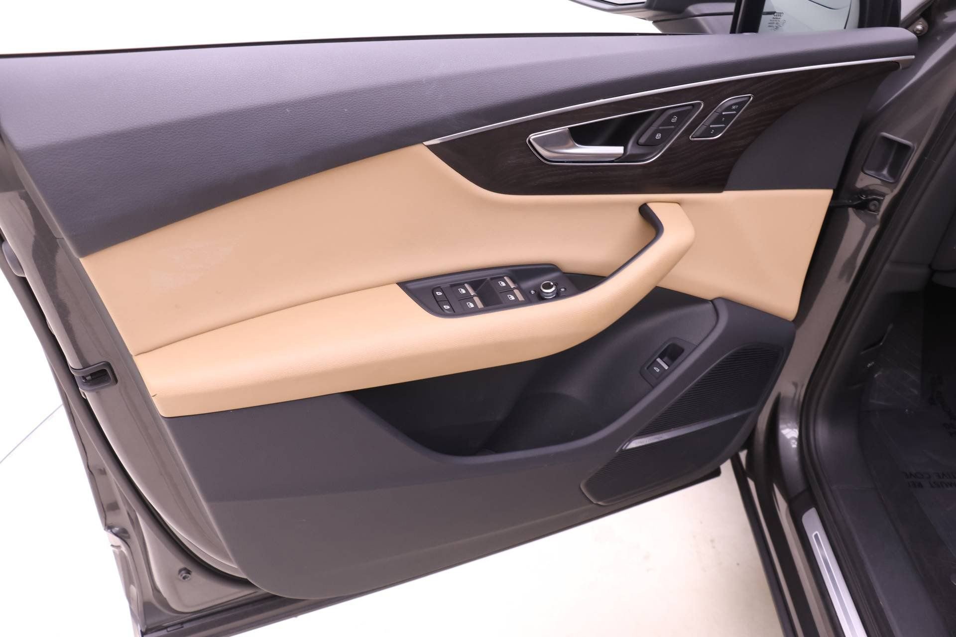 Used 2021 Audi Q7 3.0T Premium Plus w/ Premium Plus Package image 12