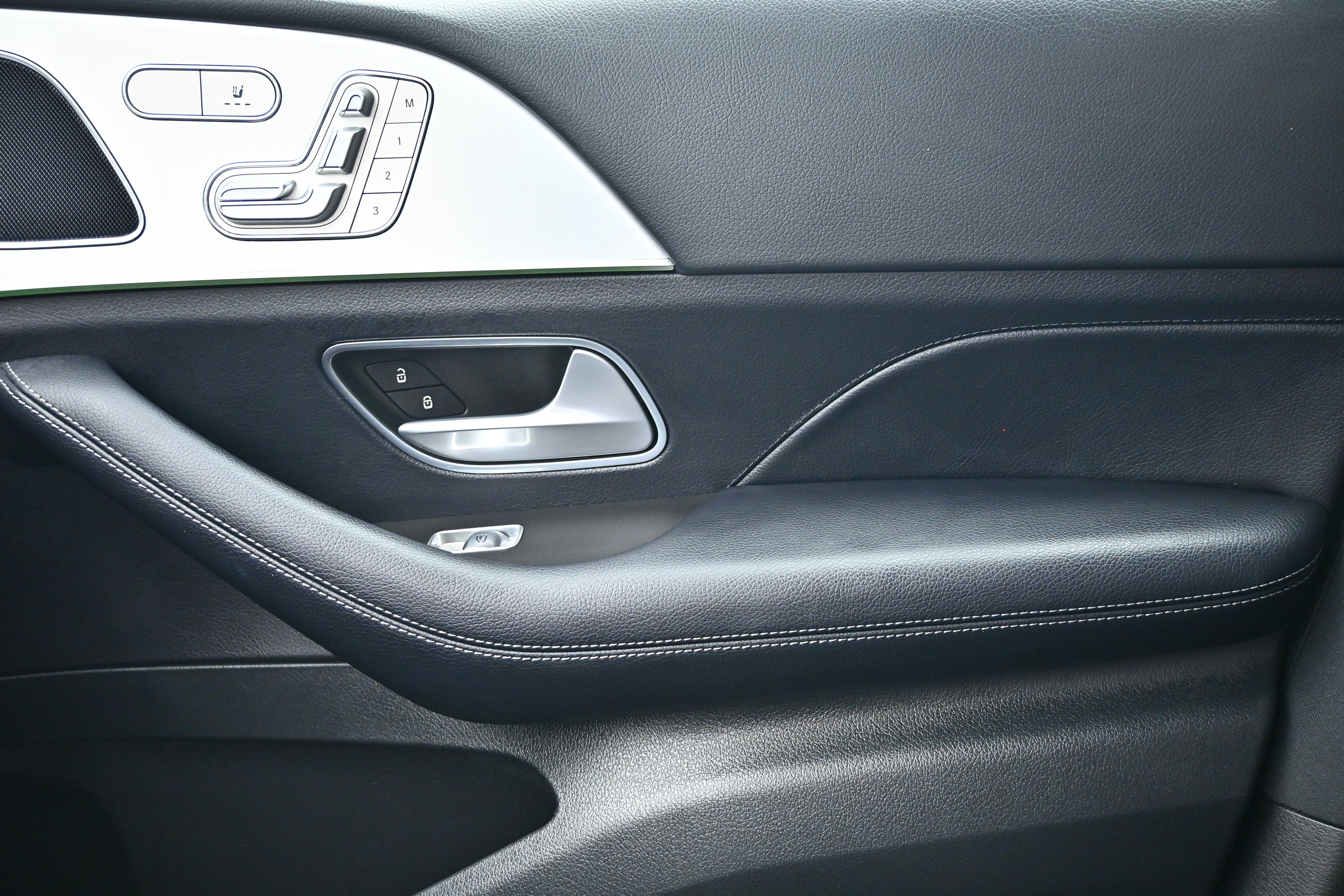 Used 2026 Mercedes-Benz GLE 350 4MATIC w/ Winter Package image 29