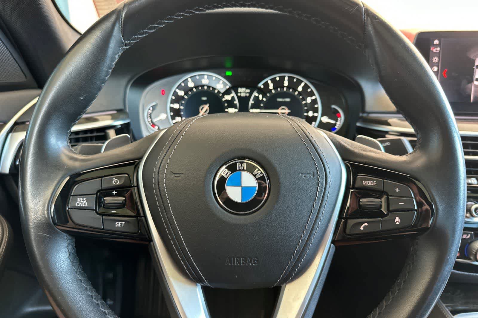 Used 2019 BMW 530i w/ Luxury Package RWD image 25