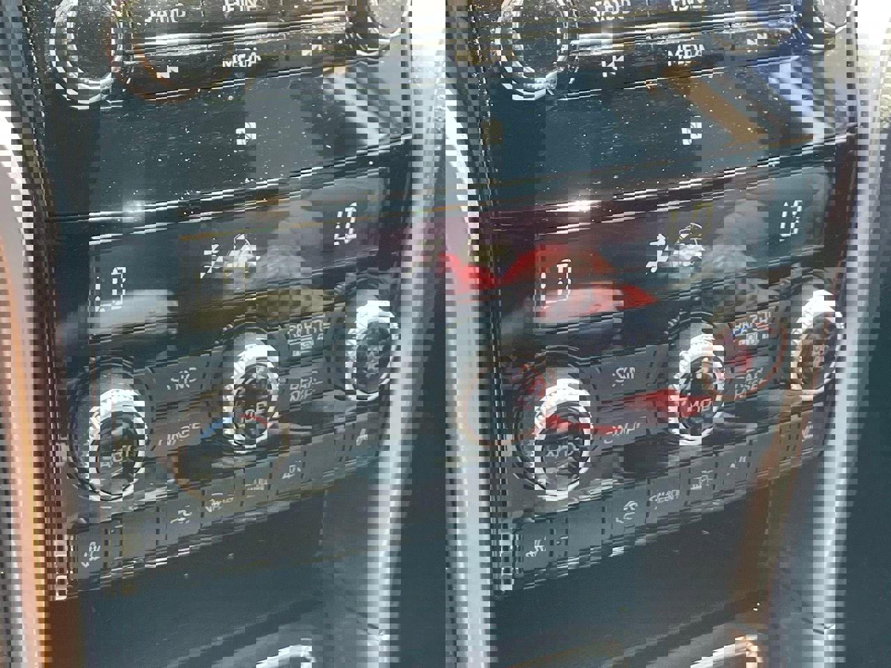 Used 2020 Subaru Ascent Premium w/ Convenience Package AWD/4WD image 10