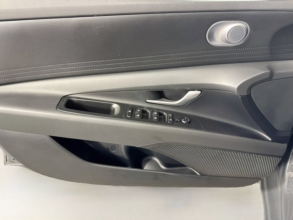 New 2026 Hyundai Elantra SE FWD image 12