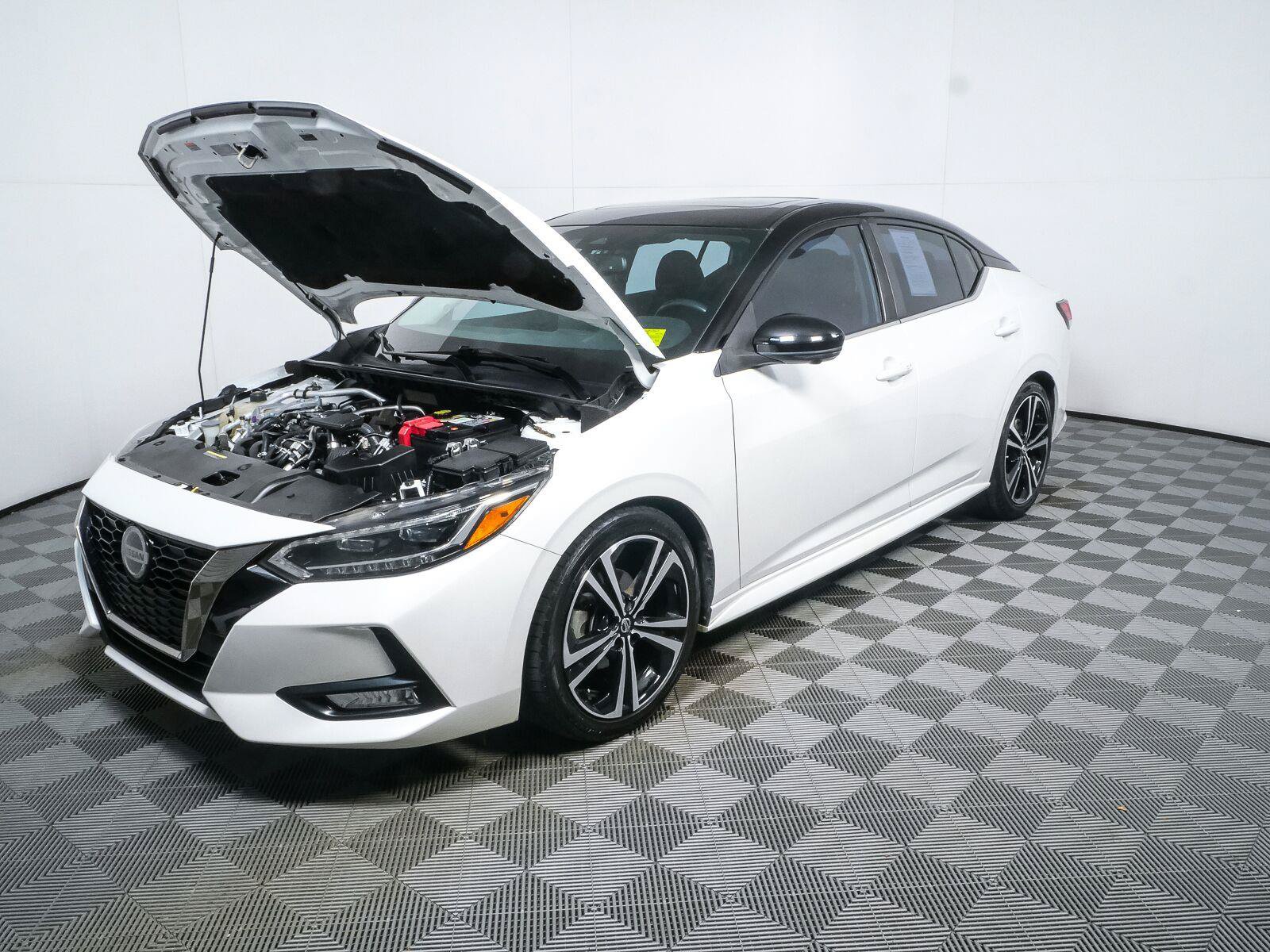 Used 2021 Nissan Sentra SR w/ SR Premium Package FWD image 32
