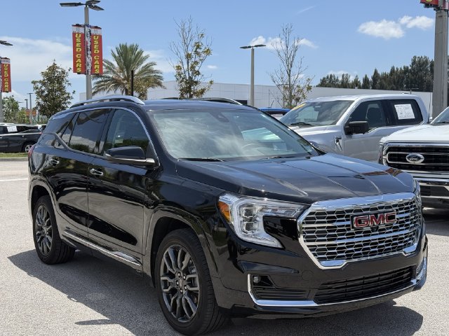 Used 2024 GMC Terrain Denali w/ Black Diamond Edition AWD/4WD image 4