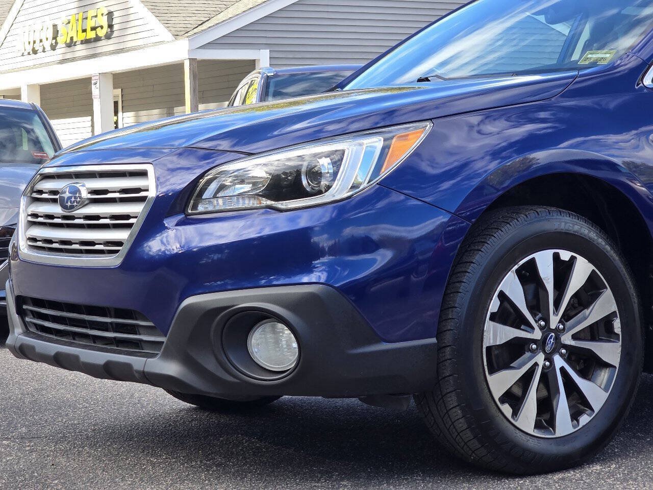 Used 2017 Subaru Outback 2.5i Limited AWD/4WD image 10