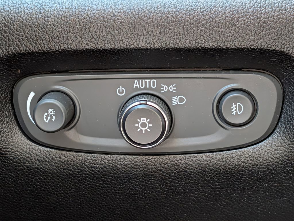 Used 2019 Chevrolet Traverse LT AWD/4WD image 38
