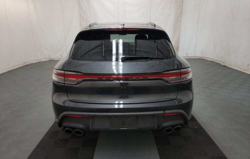 Used 2024 Porsche Macan w/ Premium Plus Package image 5