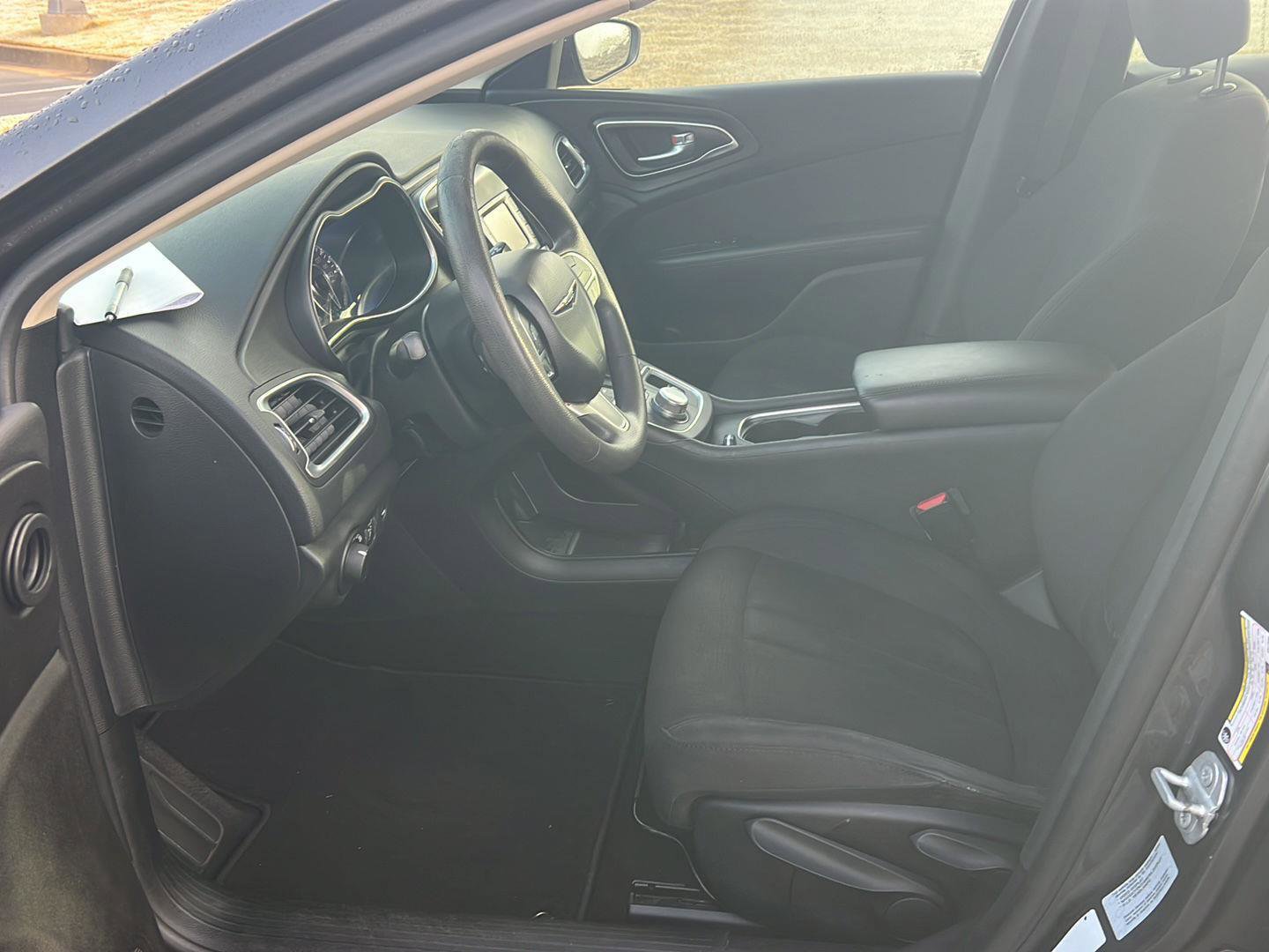 Used 2016 Chrysler 200 Limited image 10