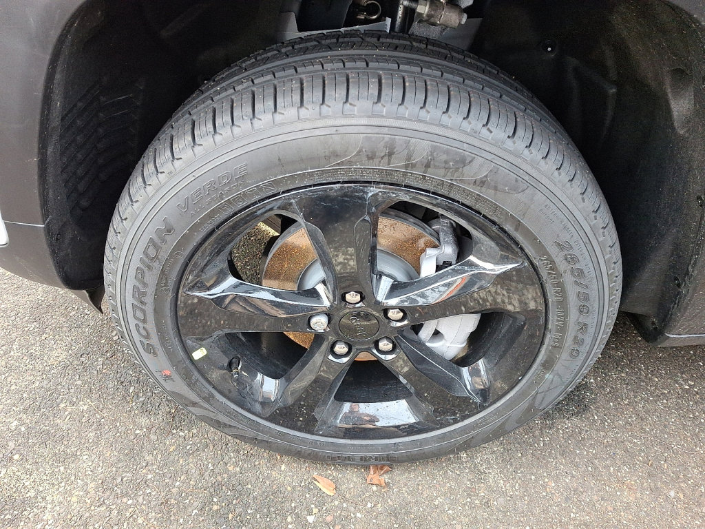 New 2025 Jeep Grand Cherokee Limited w/ Black Appearance Package image 4