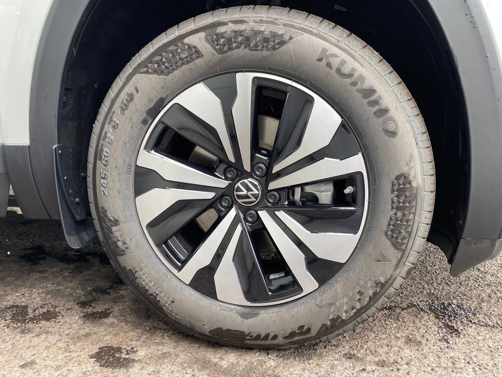 New 2026 Volkswagen Atlas Cross Sport SE FWD image 9