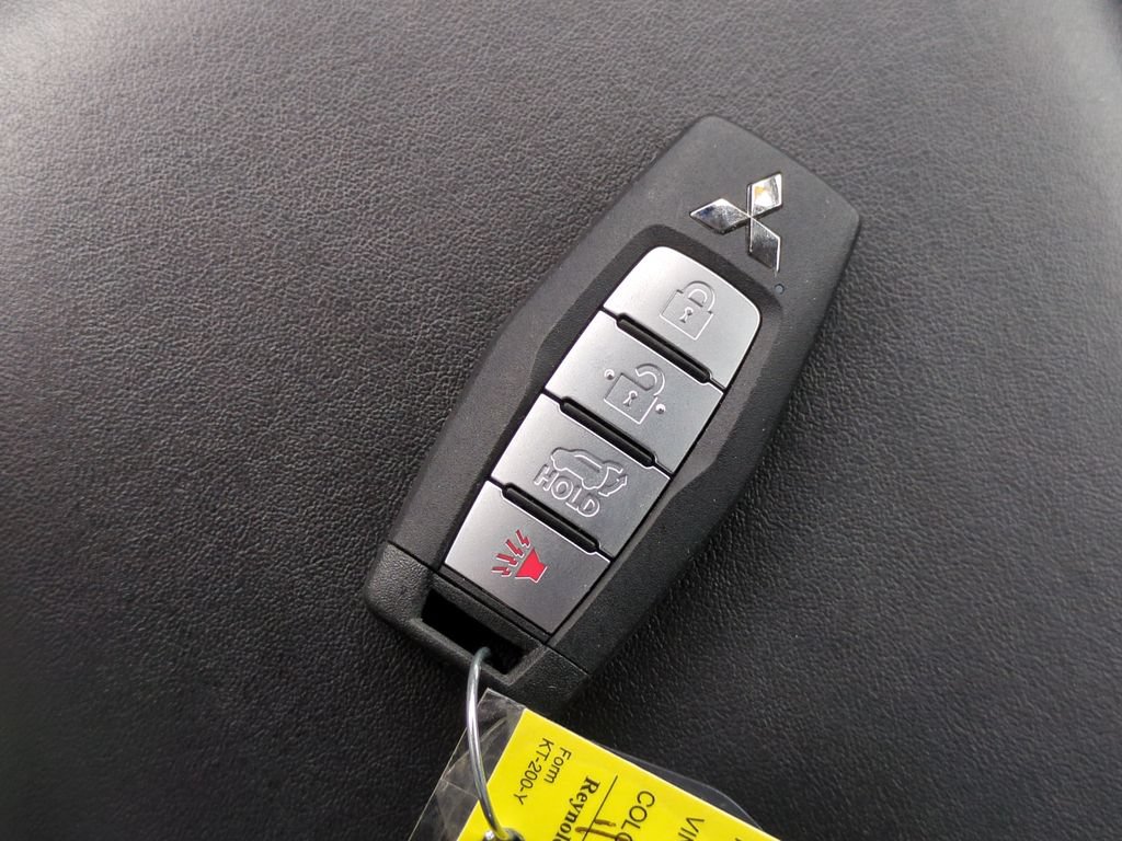Used 2024 Mitsubishi Outlander SE FWD image 28