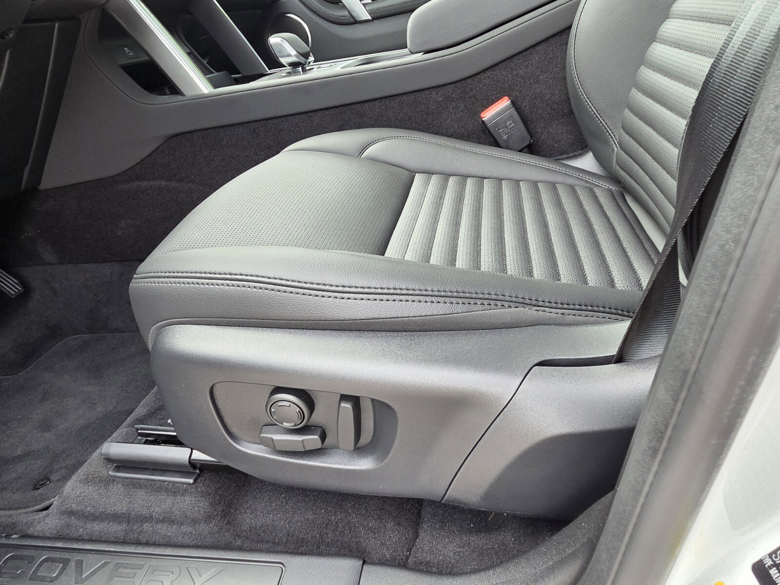 New 2025 Land Rover Discovery Sport S AWD/4WD image 20