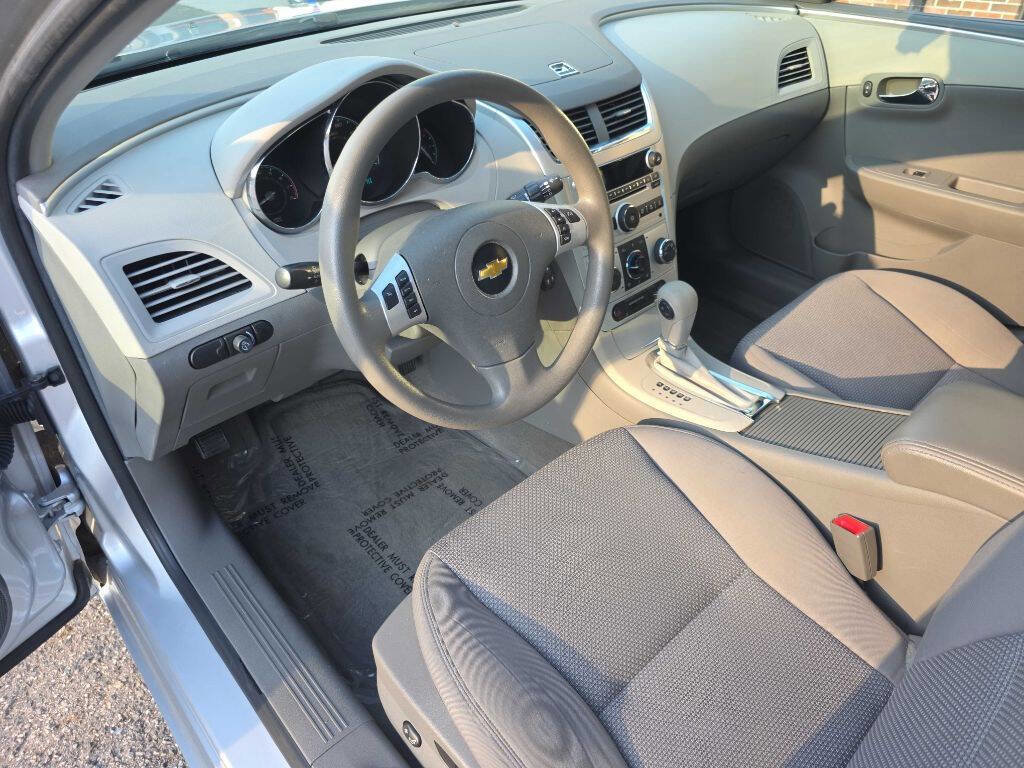 Used 2011 Chevrolet Malibu LS image 9