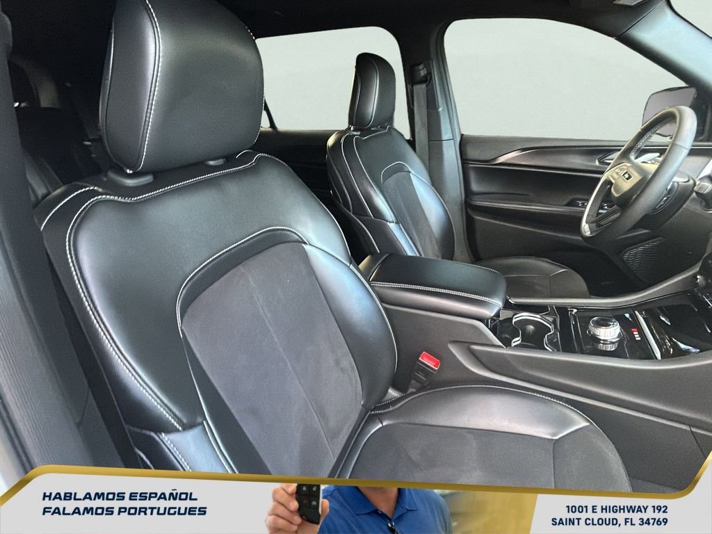 Used 2023 Jeep Grand Cherokee L Laredo image 33