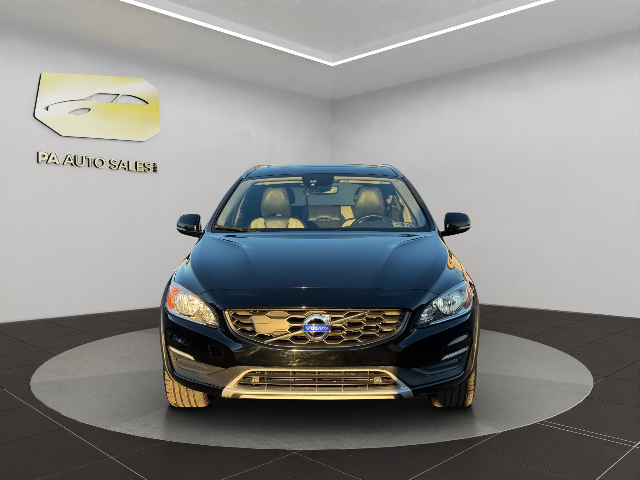 Used 2017 Volvo V60 T5 Cross Country w/ Convenience Package image 2