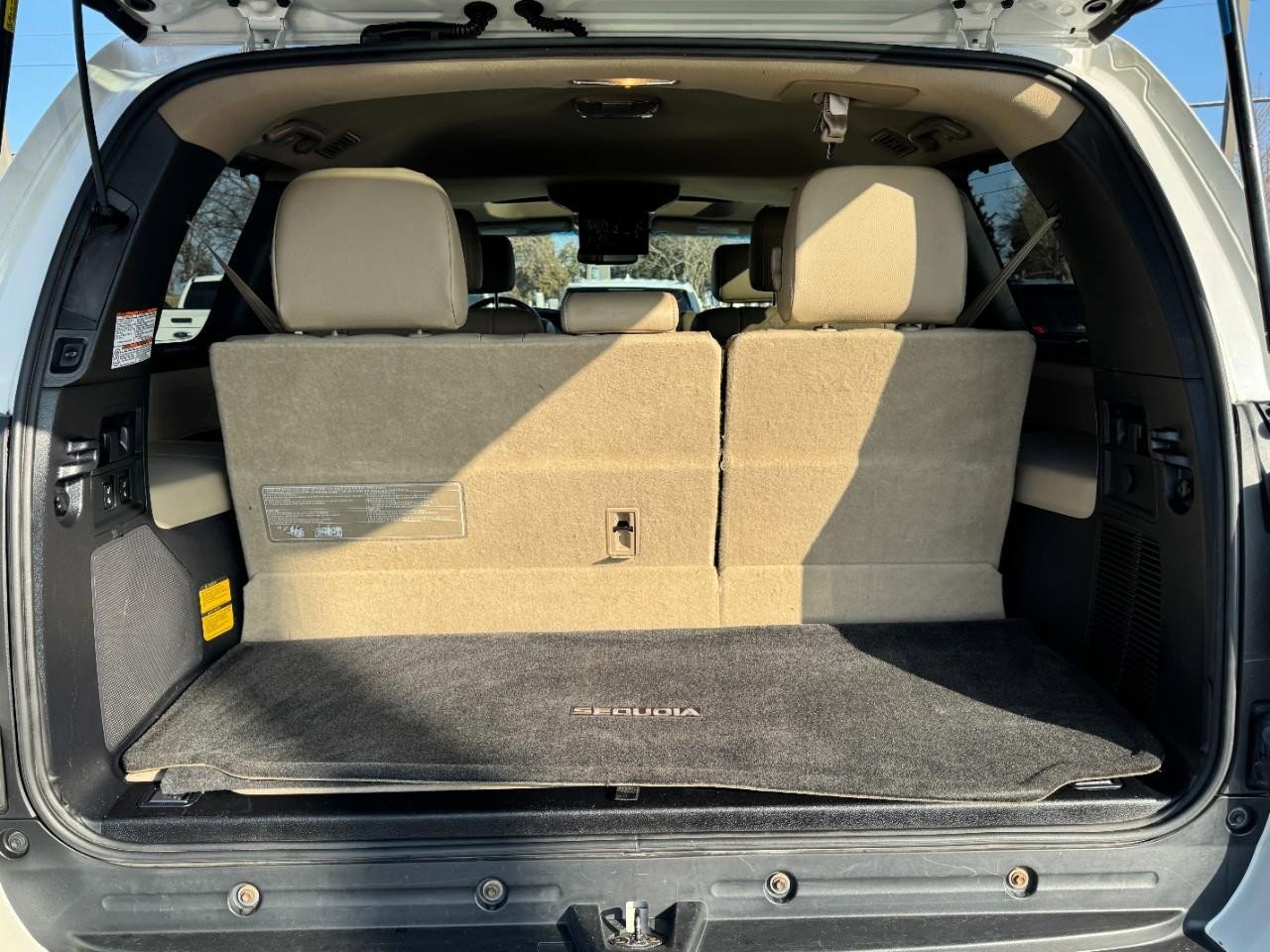 Used 2014 Toyota Sequoia Platinum image 5