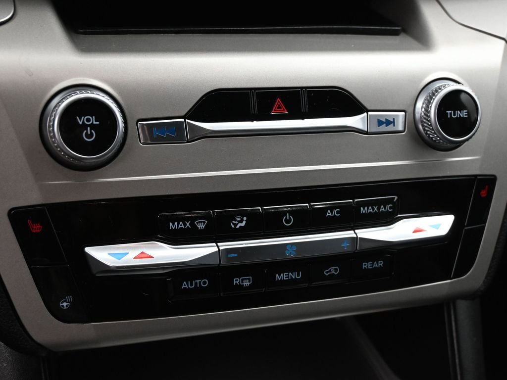 Certified 2023 Ford Explorer XLT w/ Equipment Group 202A image 17