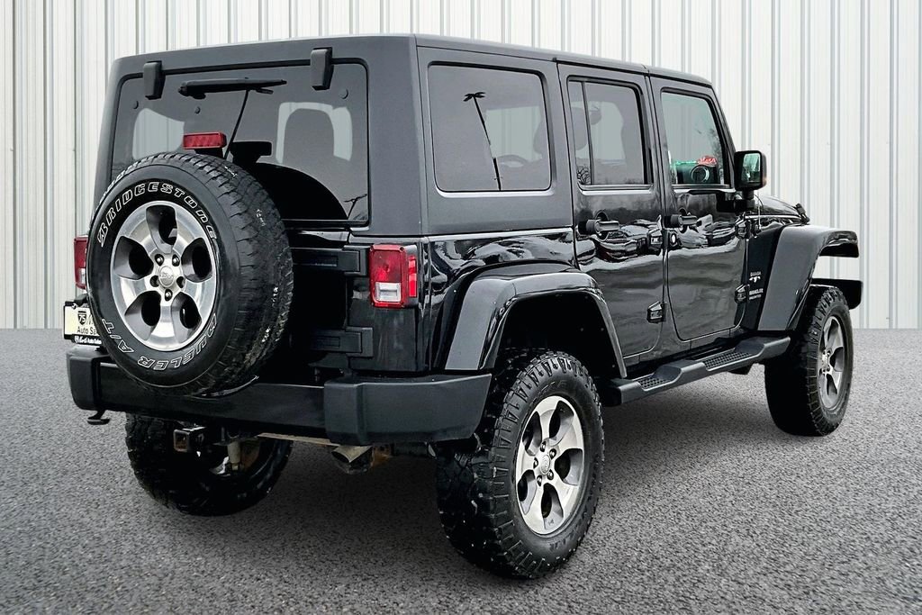 Used 2017 Jeep Wrangler Unlimited Sahara AWD/4WD image 6
