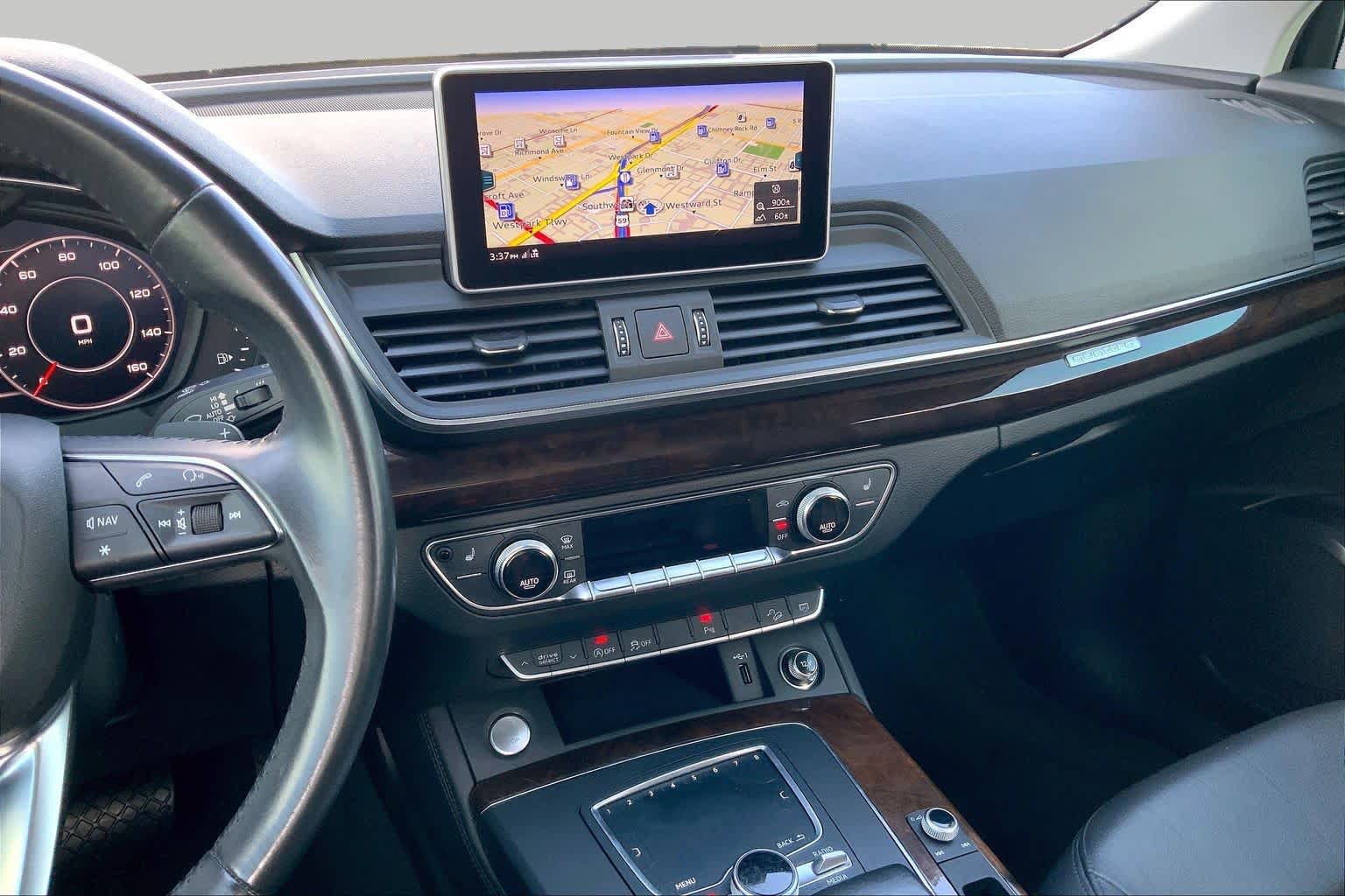 Used 2020 Audi Q5 2.0T Premium Plus w/ Premium Plus Package AWD/4WD image 6