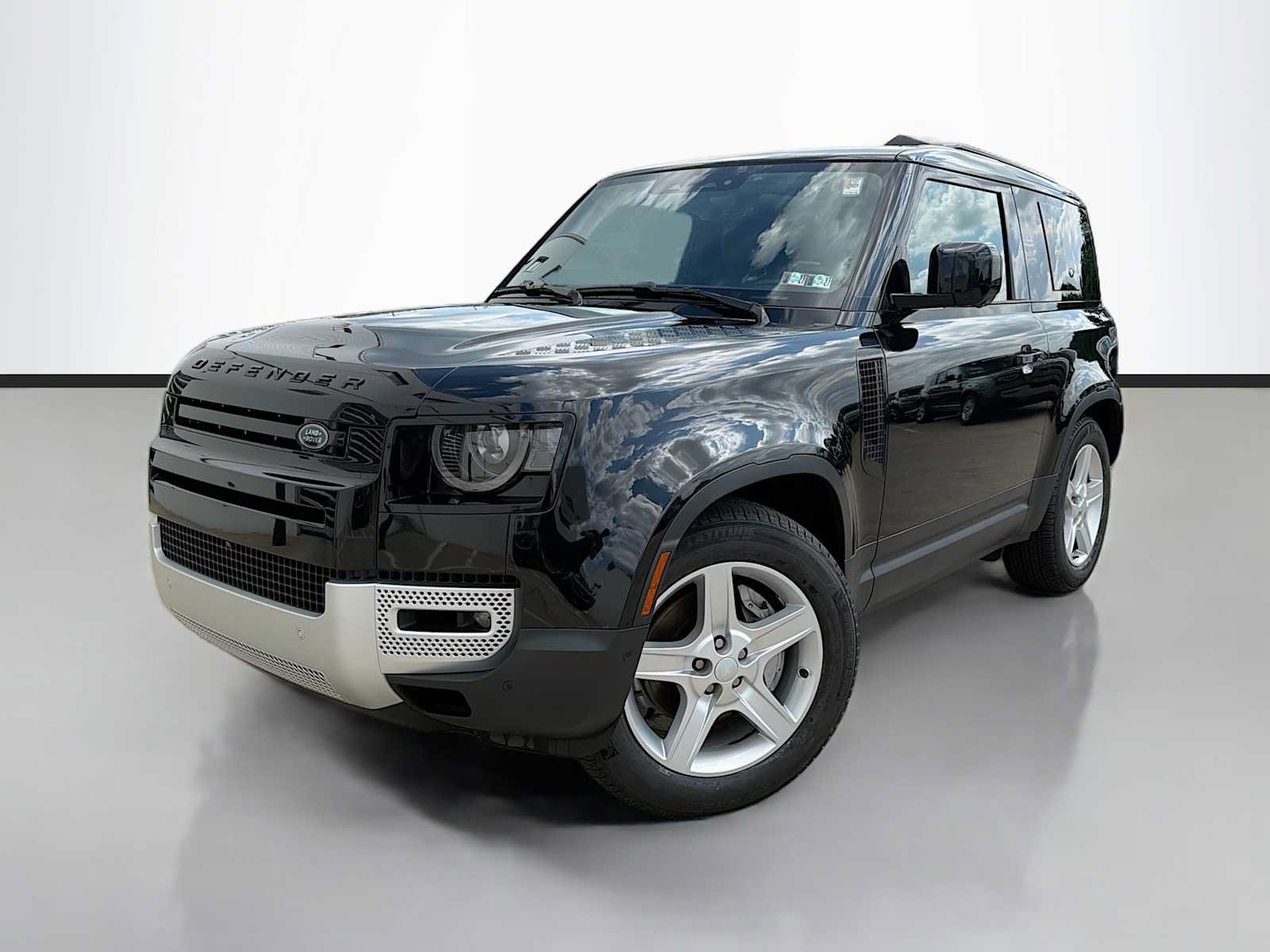 Certified 2023 Land Rover Defender 90 SE AWD/4WD image 1