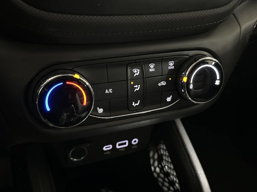 Used 2021 Chevrolet TrailBlazer LT FWD image 16