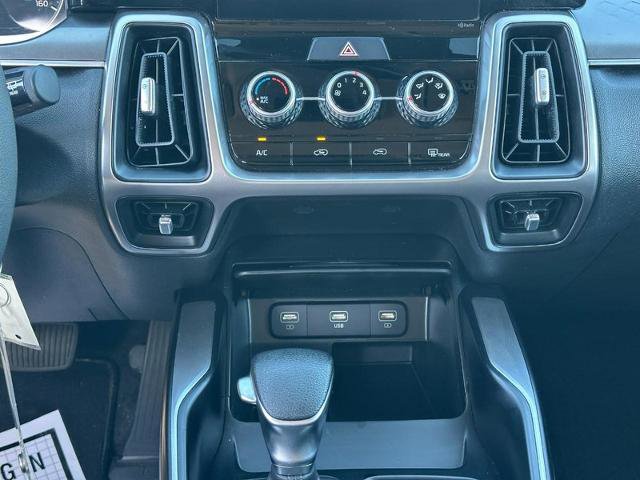 Used 2023 Kia Sorento LX image 14