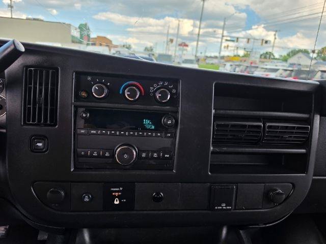 Used 2017 GMC Savana 2500 RWD image 15