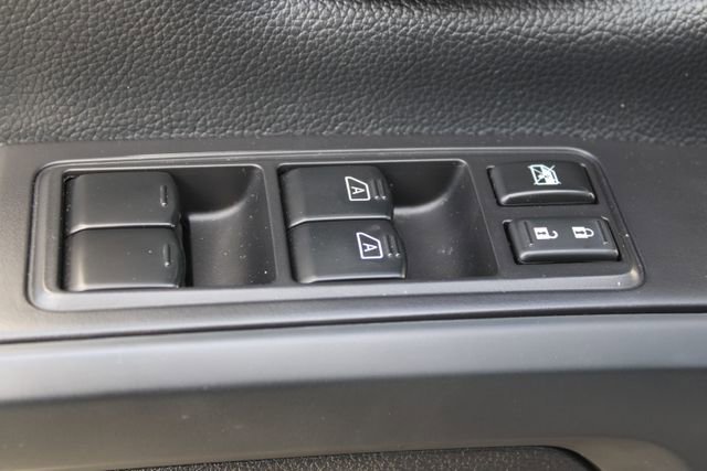 Used 2021 Nissan Titan S w/ S Utility Package image 16